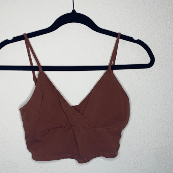 Tops - 🎱Cute basic top in the shade Rust!